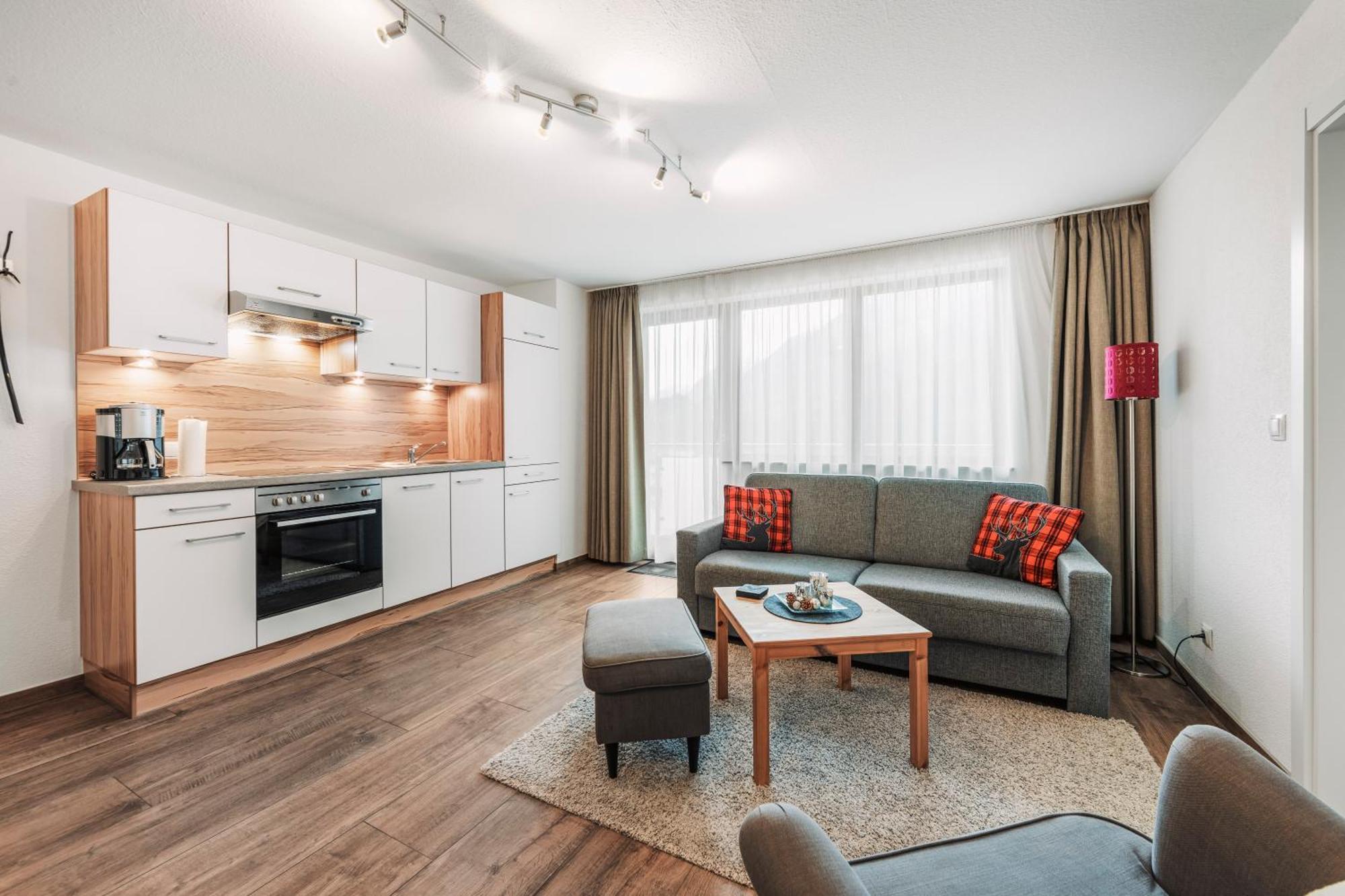 Herzblut Wohlfuehl Appartements Oetz Esterno foto
